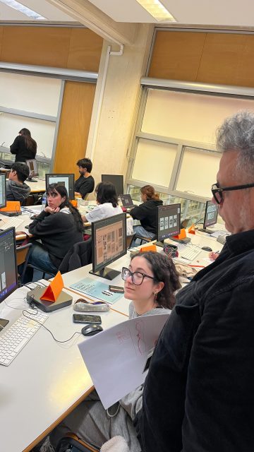 Taller de experimentación gráfica con @bokebazan 
Hoy trabajamos entre gubias y linóleo, tóner y transfer y preparando plantillas 🤩

#valencia #mag #diseñográfico #tipografía